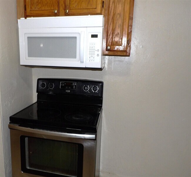 Photo - 1129 NW Ozmun Ave