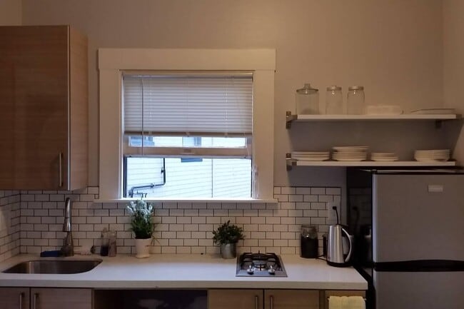 Building Photo - 1465 1st Ave Unit 1469B Rental