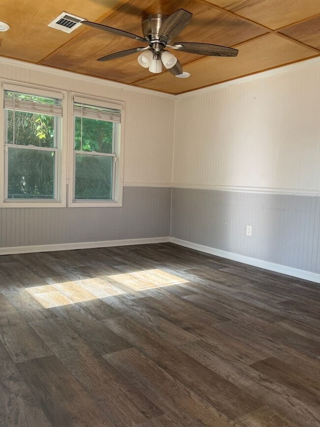 Photo - 159 Circle Dr