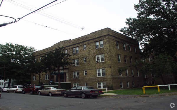 Photo - 819-820 Canton St Apartments