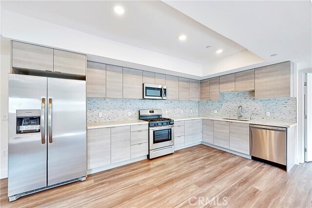 1482 S Sherbourne Dr Unidad 402