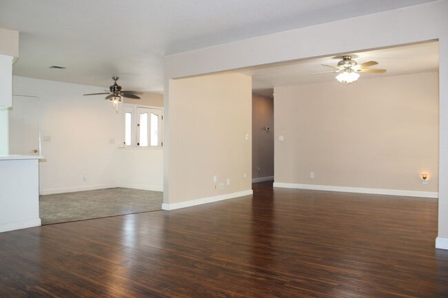 Photo - 1513 Dana Way