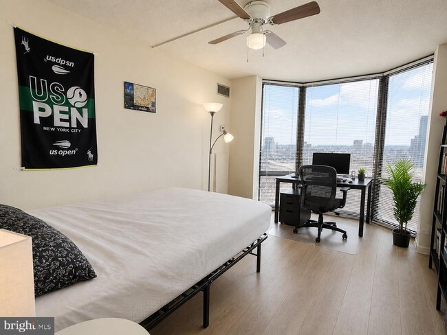 Photo - 2020 Walnut St Unit 23L