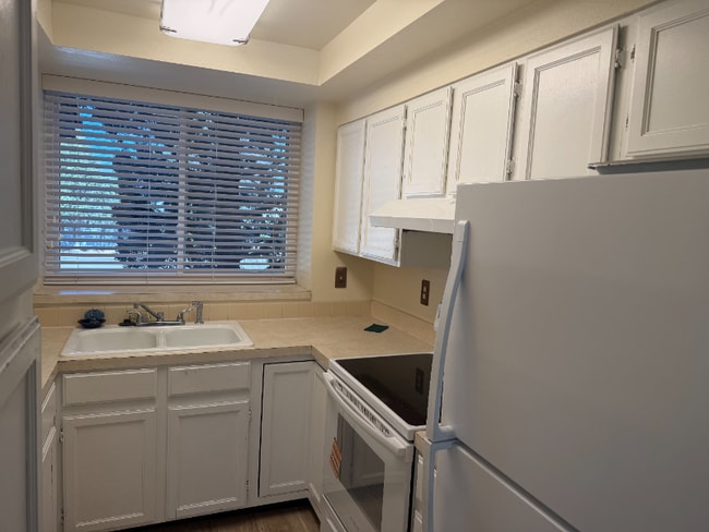 Photo - 3025 W Stuart St