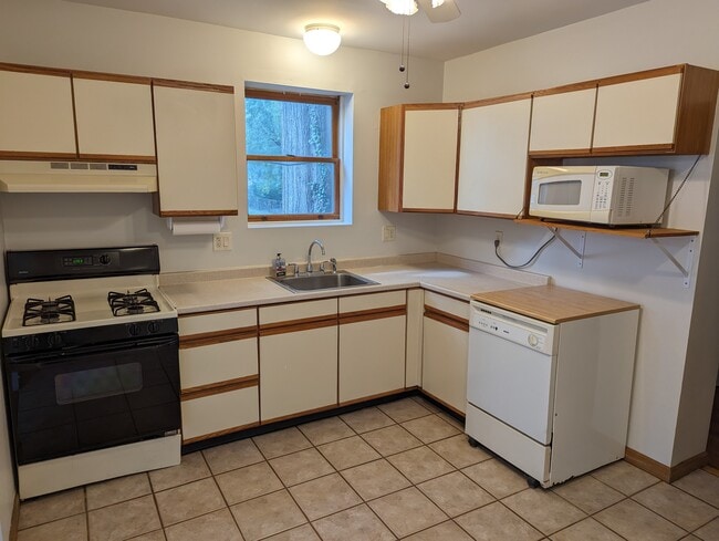 Photo - 21 Wynnewood Ave