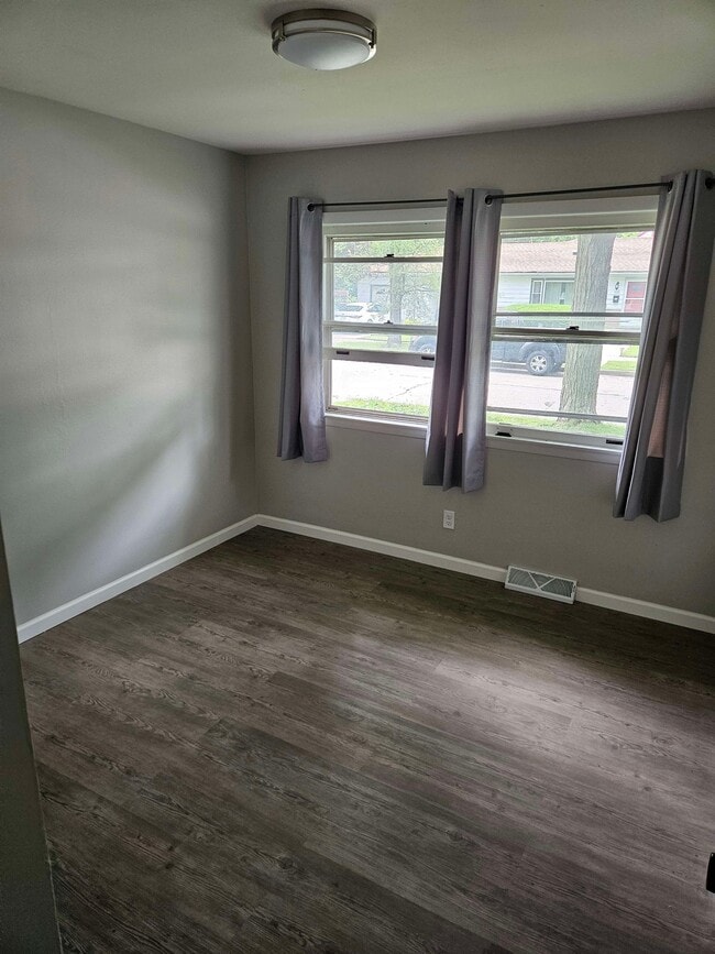 Photo - 6130 W Fairmount Ave Unit 6130 W Fairmount ave.