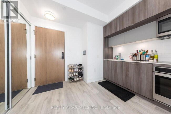 Photo - 585 Bloor St E Unit 2817