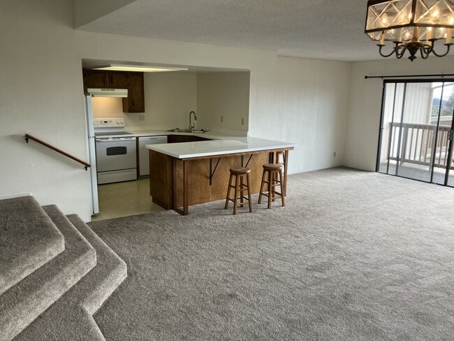 Photo - 173 Birch Ave Unit B