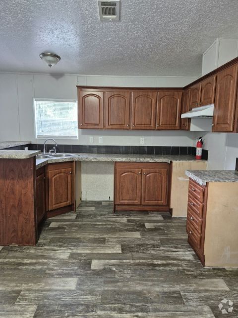 Building Photo - 503 De Resine Carre St Rental