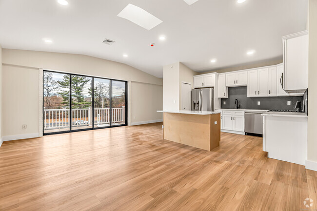 Building Photo - 937 Post Rd Unit PH2 Rental
