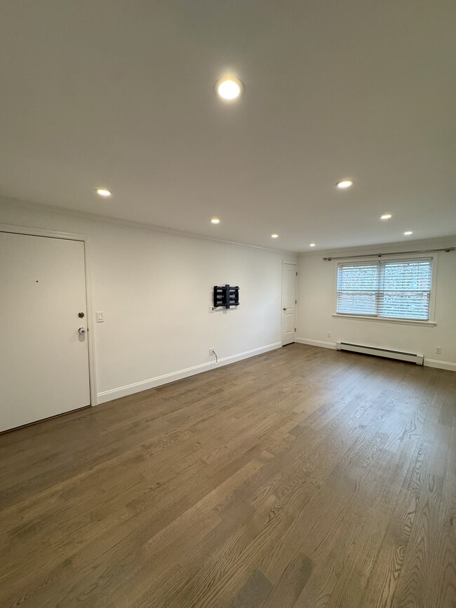 Building Photo - 210 Seaton Rd Unit 210 Seaton 3 Rental
