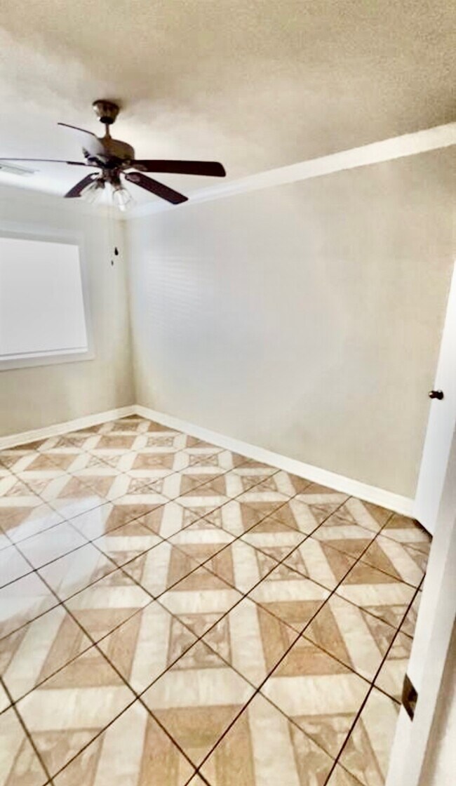 Photo - 1614 York Creek Dr