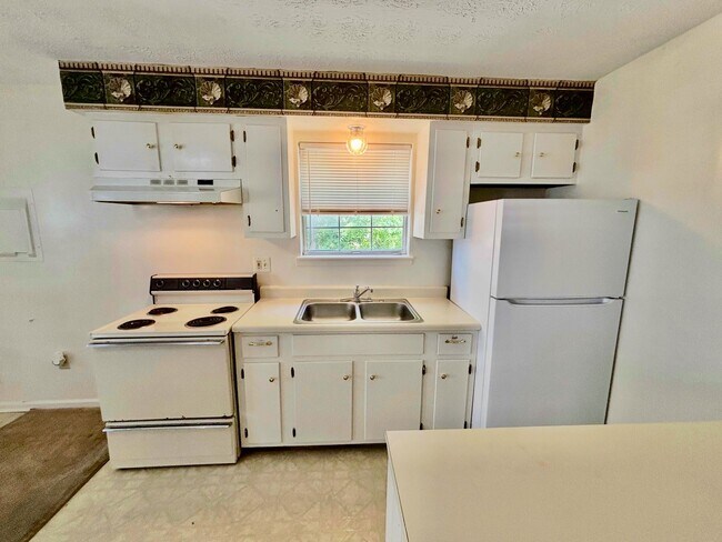 Photo - Lease Up 120 Unit B