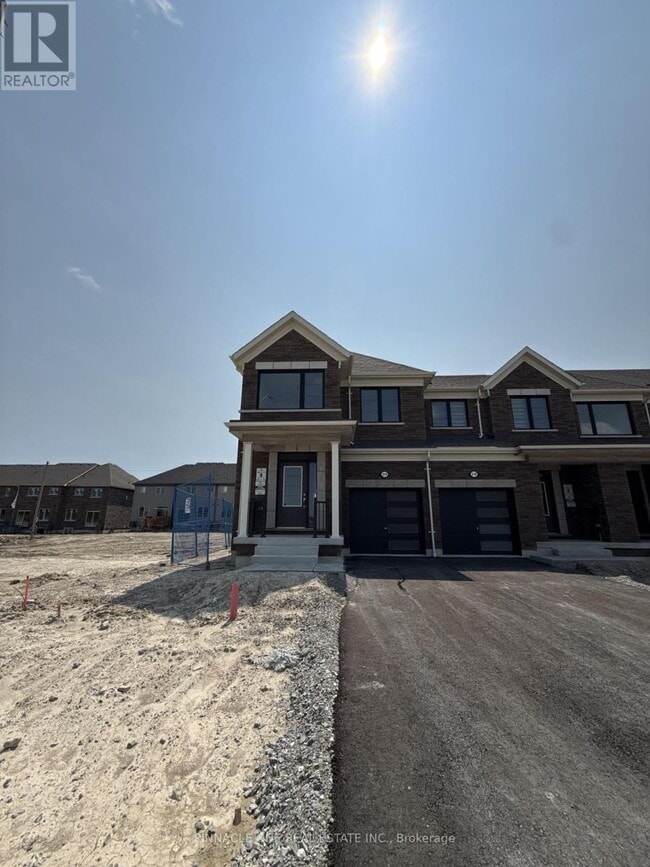 Photo - 214 Stinson Cres