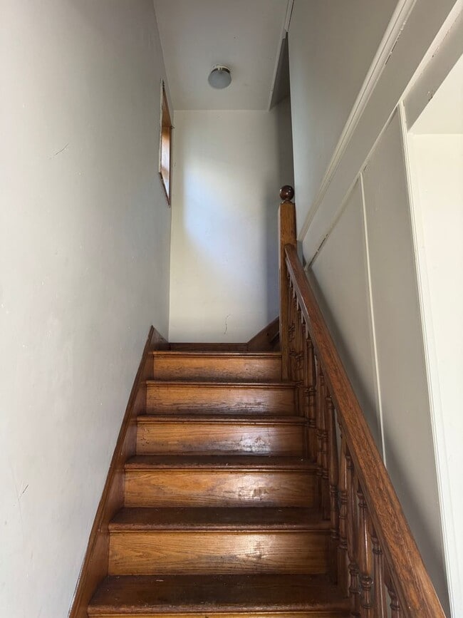 Photo - 3 Bedroom 1 Bath 2nd Floor Unit