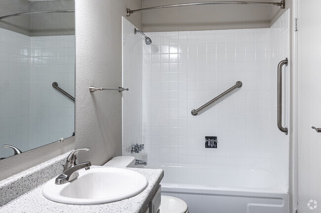 1BR, 1BA - 750SF