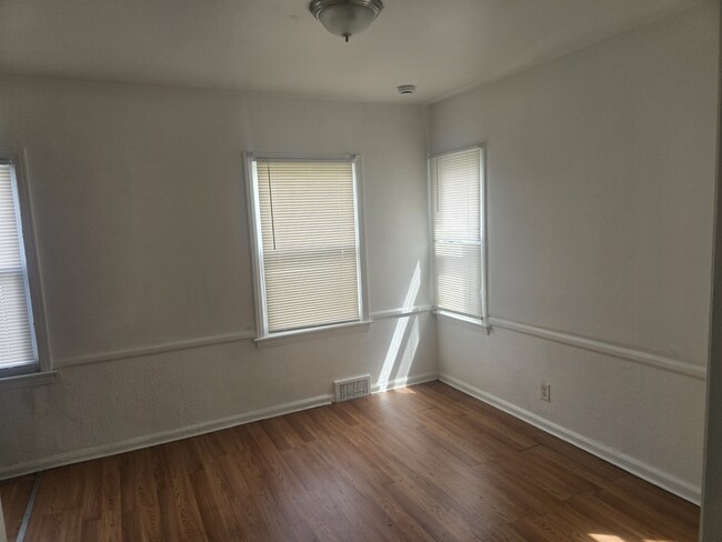 Photo - 16141 Griggs St
