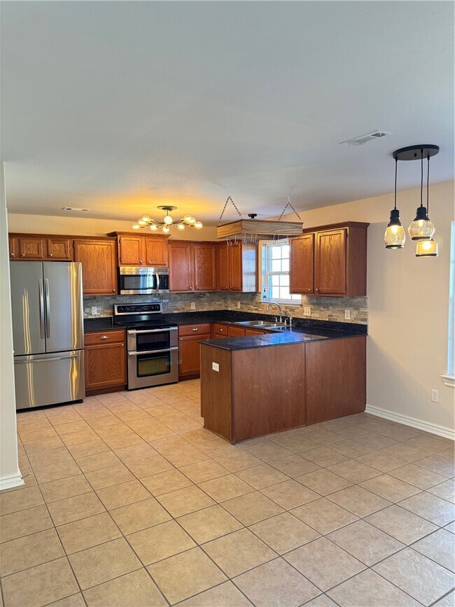 Photo - 1300 Yorkshire Dr