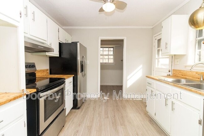 Photo - 303 Ridgeway Dr