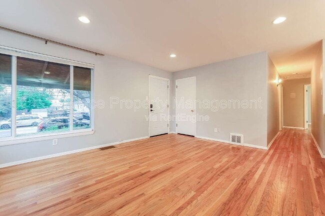 Photo - 1842 S Dahlia St