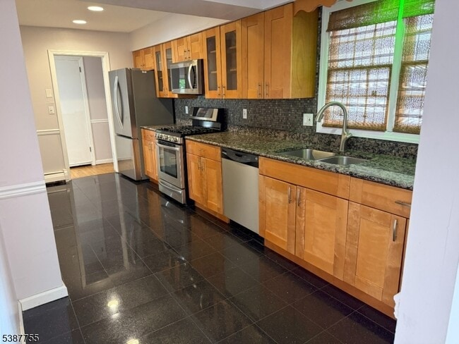 Photo - 134 Oak St