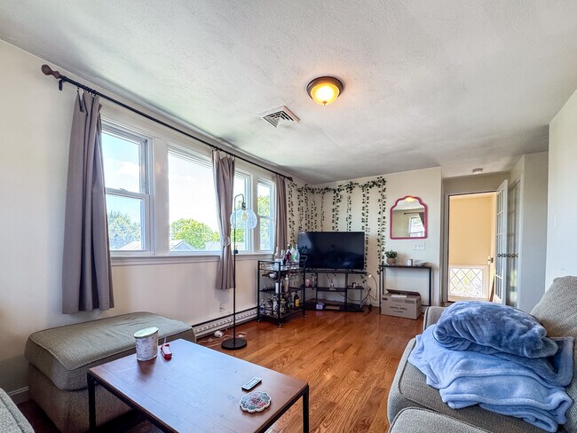 Photo - 76 Dunboy St Unit 2