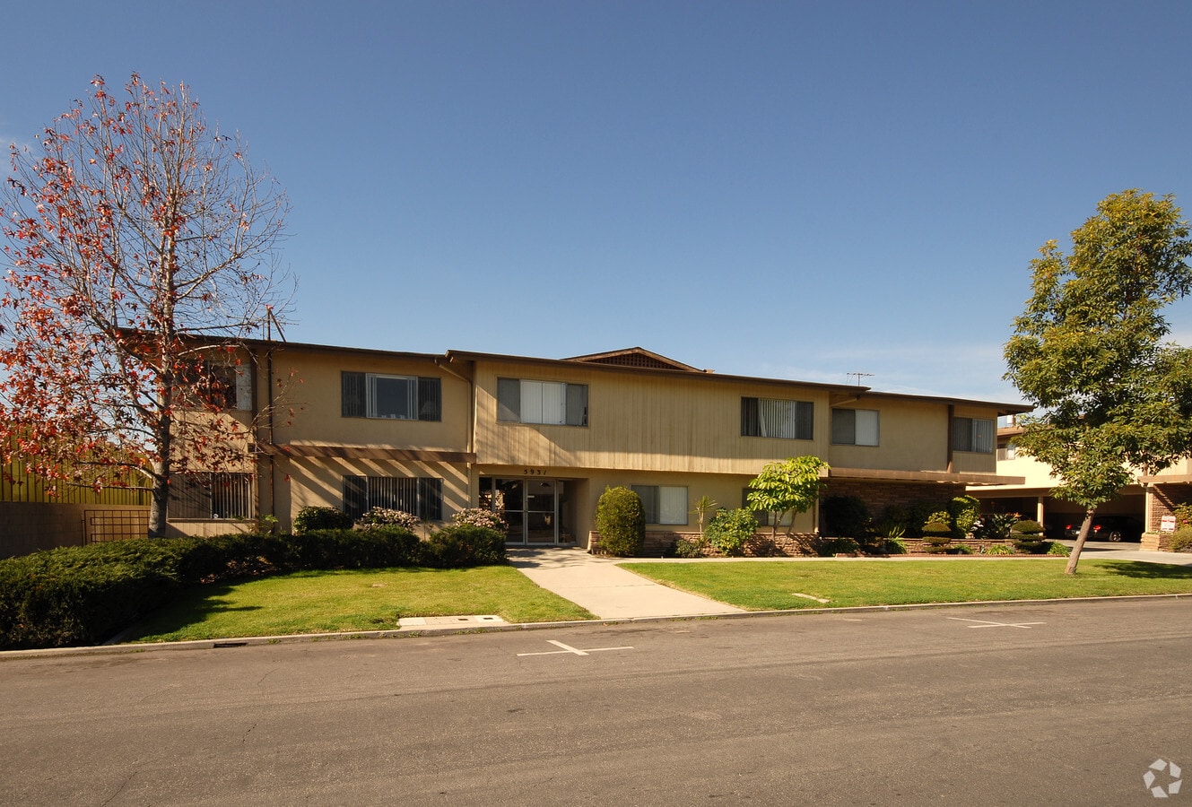 Cloverly Apartments - Cloverly Apartments