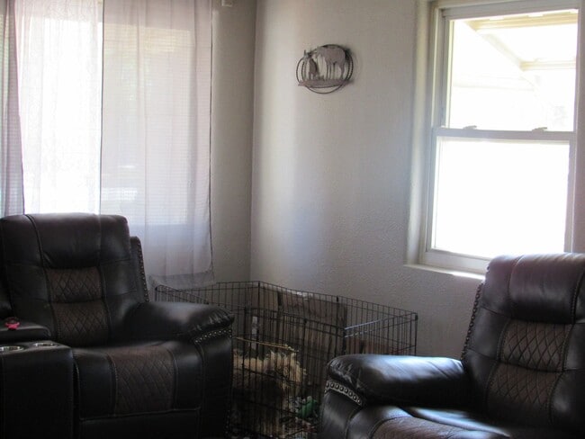 Photo - Cozy & Convenient 2+ Bedroom W/Garage