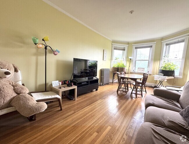 Building Photo - 382 Riverway Unit 8 Rental