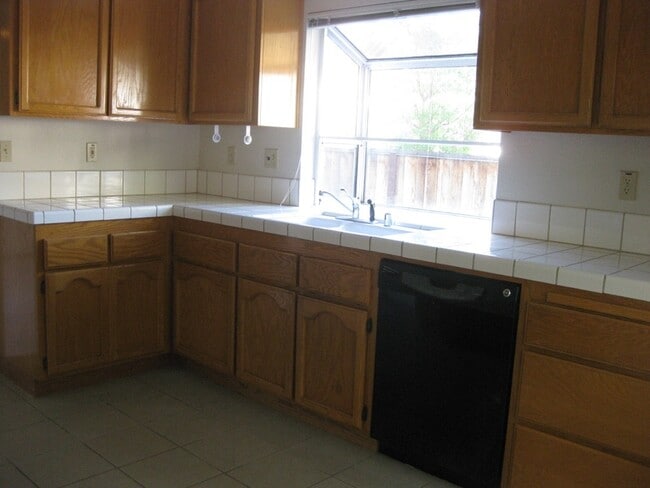 Photo - 715 Winterside Cir