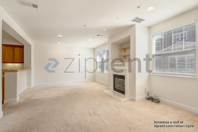 Photo - 400 Live Oak Way