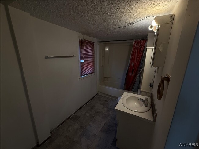 Photo - 1816 Military Rd