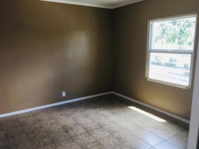 Photo - 105 N Centre St