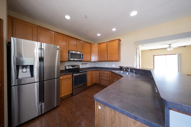 Photo - 1988 Commonwealth Blvd