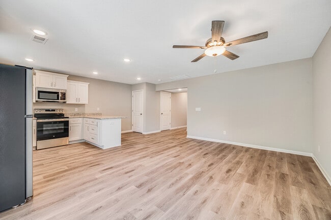 Photo - 605 W Mason St