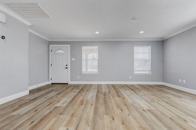 Photo - 611 Kenney St