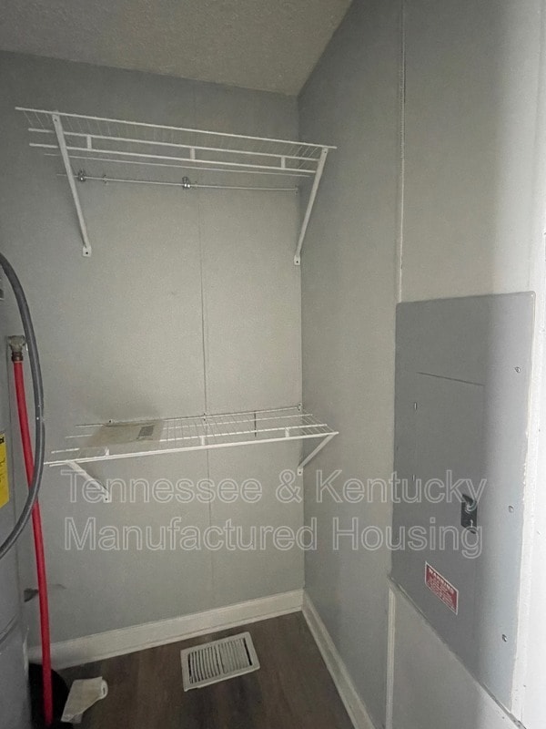 Photo - 207 Cumberland Ln