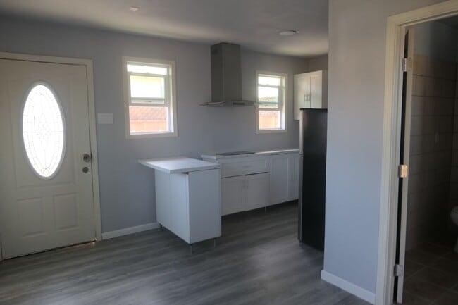 Photo - Studio Apartment Available. Watsonville, C...