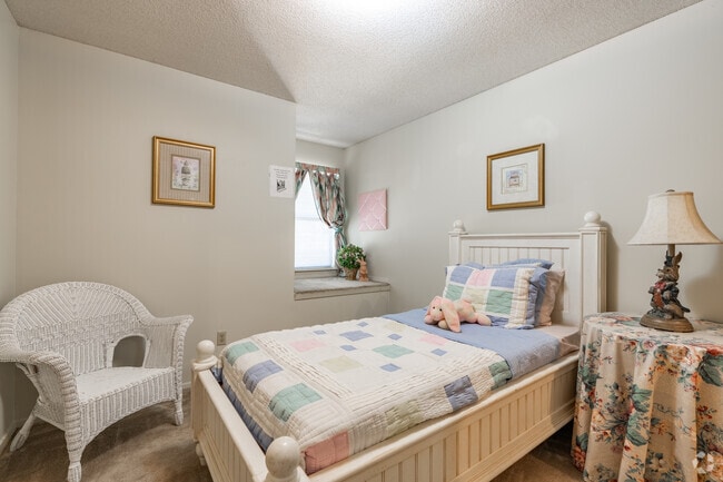 3BR, 2BA Townhouse- 1400SF