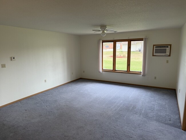 108 10th St SE Unit 4