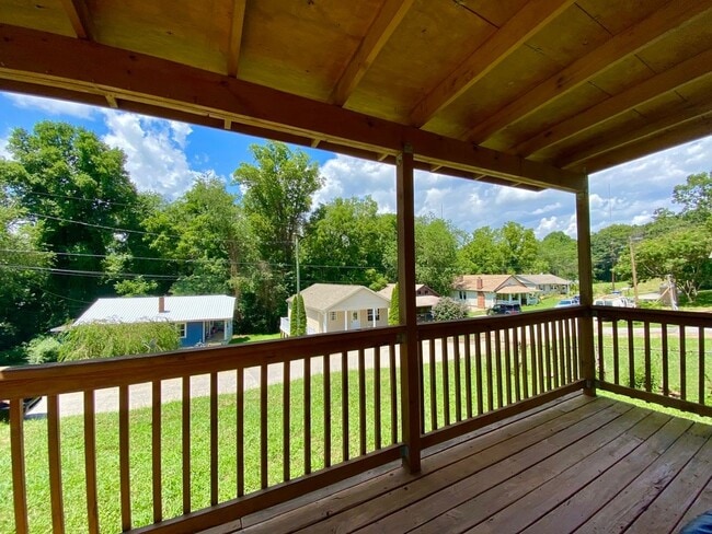 Photo - Cozy West Asheville Home with Fence