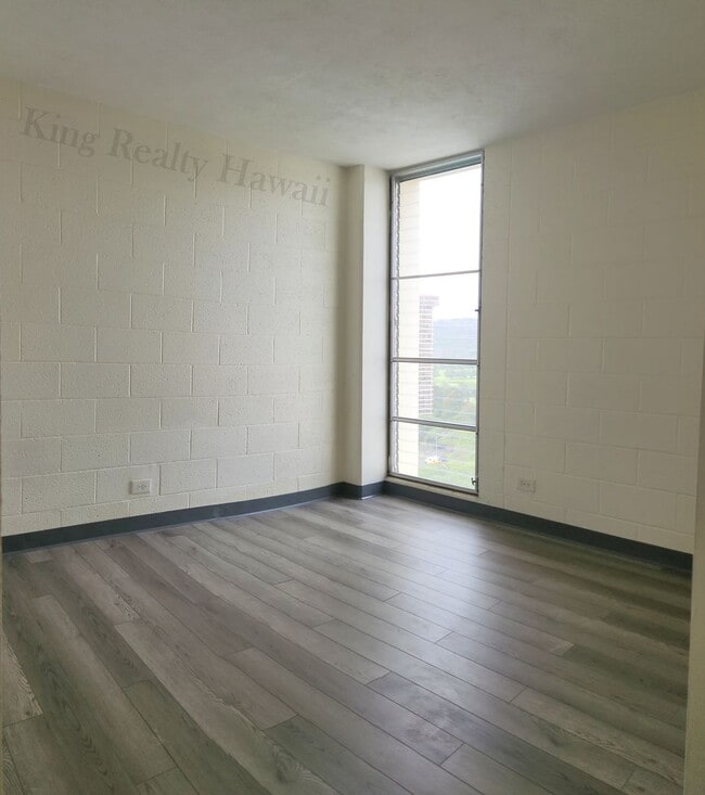 Photo - UPGRADED 3 br / 2 ba Only 2 units per flr, VIEWS, Utils Incl.+2 prkg. Unit LVT15A
