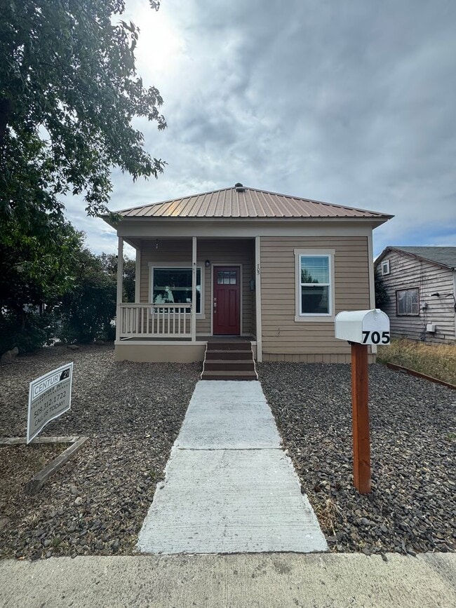 Beautifully Remodeled House - Beautifully Remodeled House