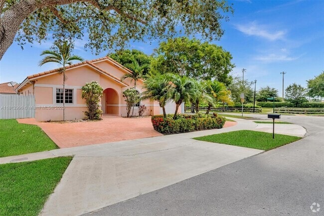 Building Photo - 8915 NW 164th St Rental