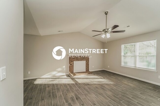 Photo - 2 Bedroom Pet-Friendly Home in Charlotte, NC with Main Street Renewal