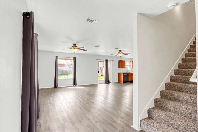 Photo - "Spacious 4-Bed, 3-Bath Retreat with Solar Panels!"