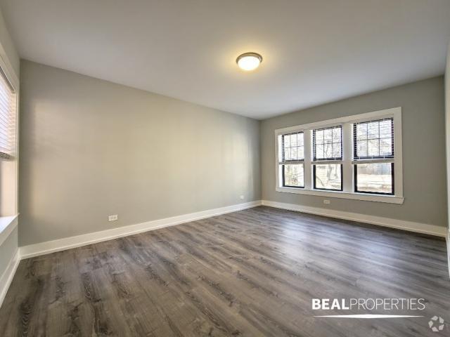 Building Photo - 1 bedroom in EVANSTON IL 60202 Unit D1 Rental