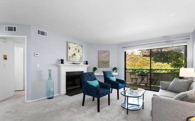 Building Photo - 2 bed 2 bath 1,033 sqft Unit 4260