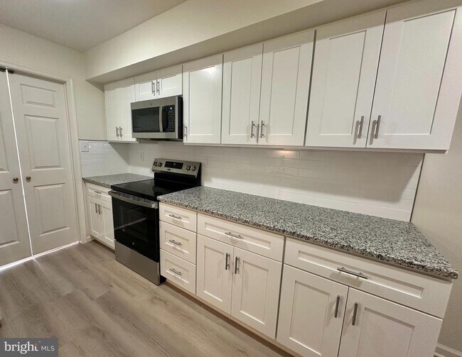 Photo - 560 Foxwood Ln