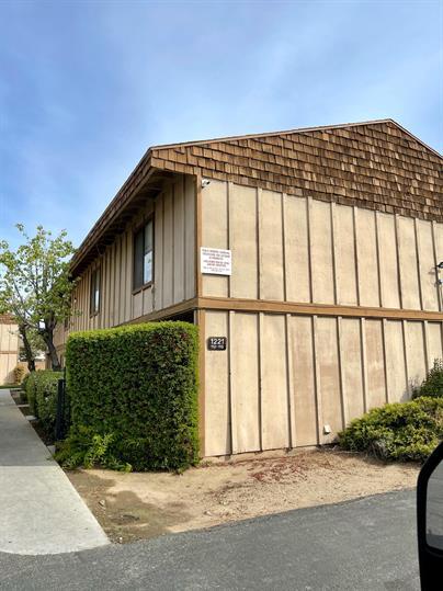 Photo - 1221 N Peach Ave